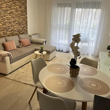 Zoeld Terasz * Ντέμπρετσεν