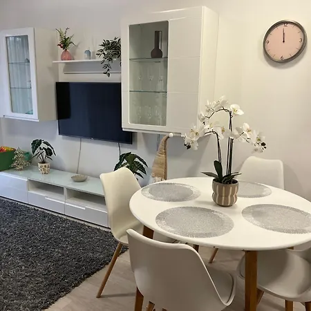 Zoeld Terasz Apartamento Debrecen