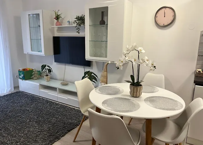 Zoeld Terasz شقة ديبريتْسين